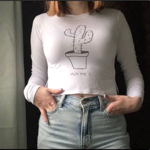 cropped cactus (hug me) long sleeve T-shirt